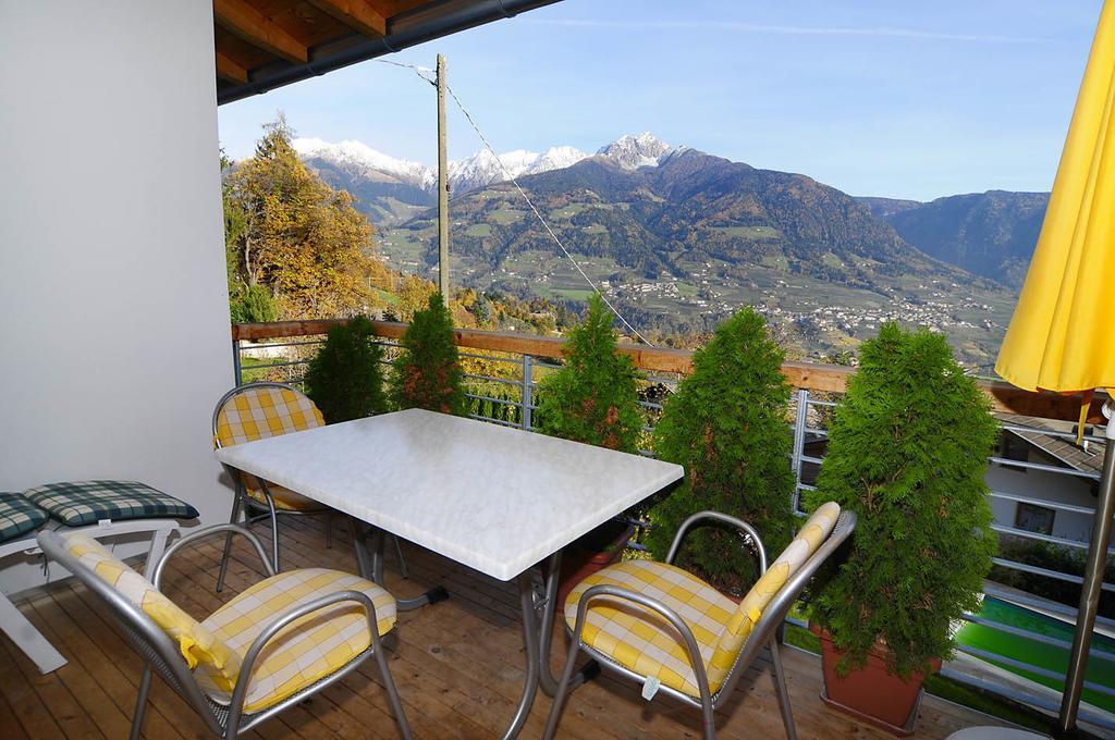 Haus Rosengarten Tirolo Bilik gambar